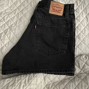 Levi high waisted mom short